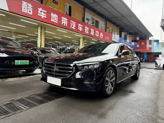 Фотография автомобиля — Mercedes-Benz E-Class