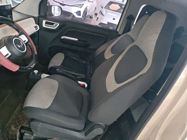 Wuling Motors Hongguang MINIEV 2024 3rd Generation 215km Youth Edition — Фото автомобиля 14