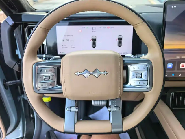 BYD FangChengBao Leopard 8 — Фото автомобиля 13