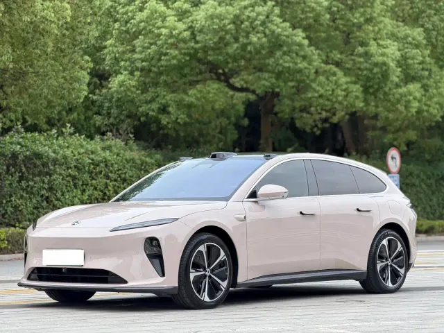 Фотография автомобиля — Nio ET5 Touring