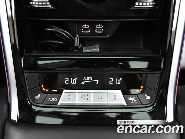 BMW 8 Series G15 — Фото автомобиля 16
