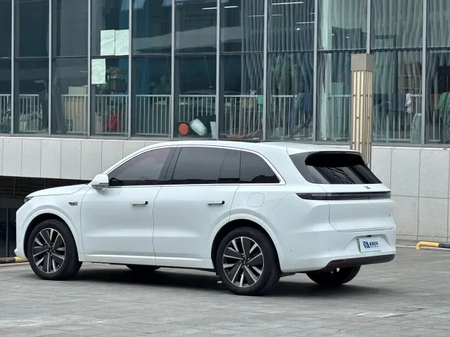 Li Auto L6 — Фото автомобиля 5