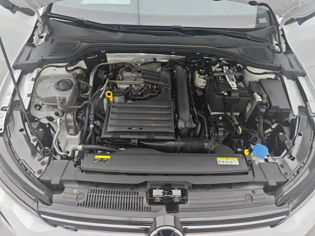 Volkswagen Golf — Фото автомобиля 19