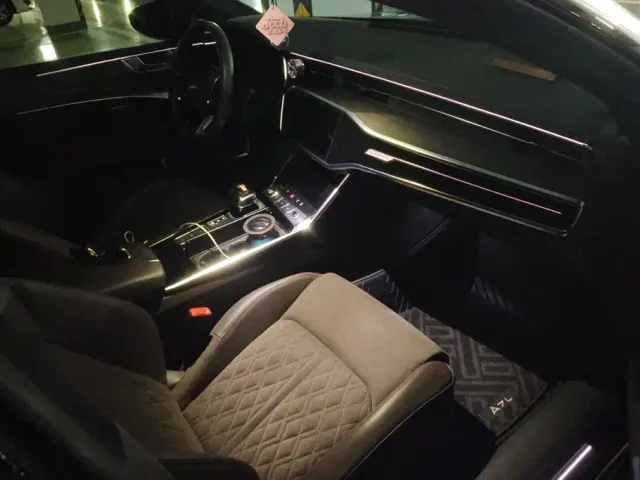 Audi A7L — Фото автомобиля 8
