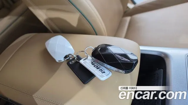 Genesis GV60 — Фото автомобиля 22