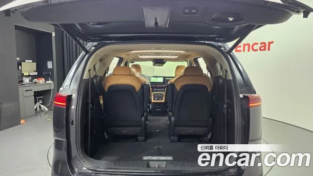 Kia Carnival Generation 4 — Фото автомобиля 20