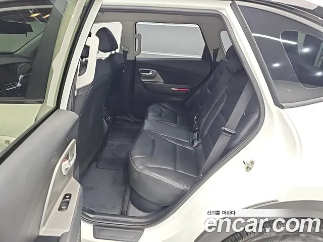 Kia Niro — Фото автомобиля 12