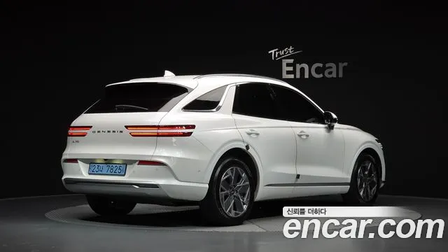 Genesis GV70 Electrified — Фото автомобиля 2
