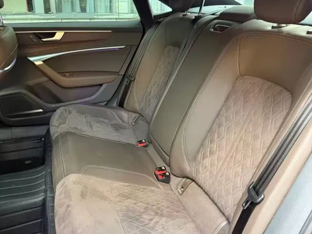 Audi A7L — Фото автомобиля 6