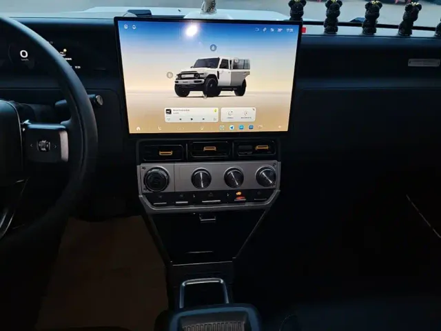 iCAR V23 — Фото автомобиля 12
