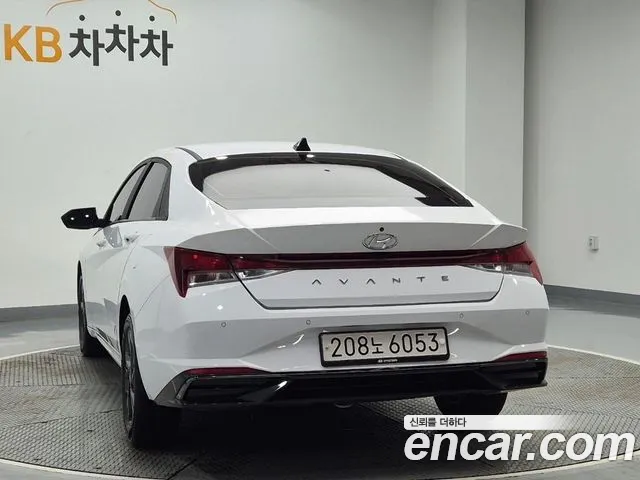 Hyundai Avante CN7 — Фото автомобиля 4
