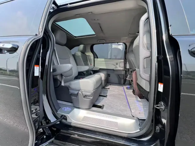 Toyota Granvia — Фото автомобиля 11