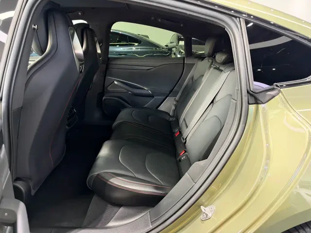 Xiaomi SU7 — Фото автомобиля 6