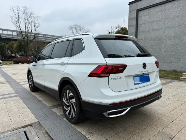 Volkswagen Tiguan L — Фото автомобиля 14