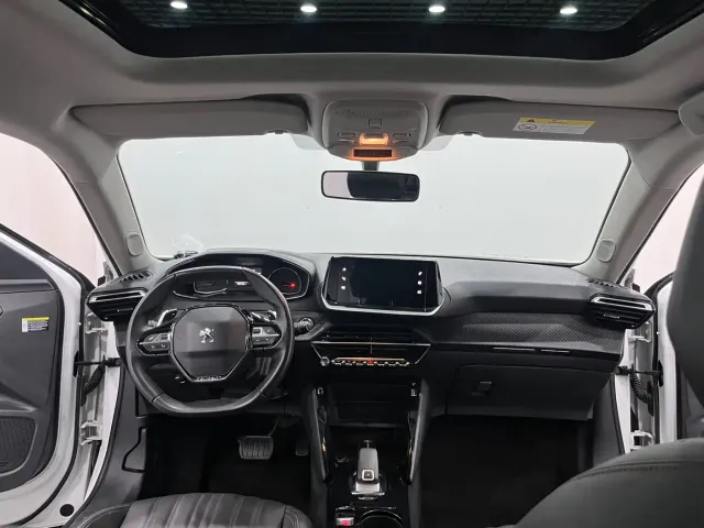 Peugeot 2008 — Фото автомобиля 5