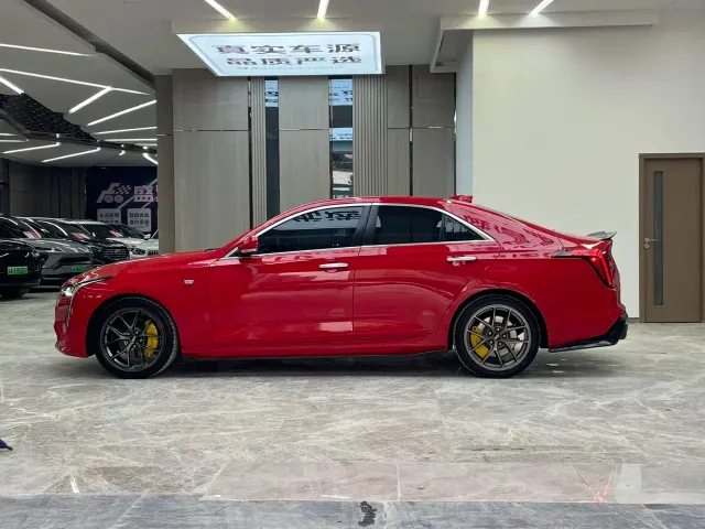 Cadillac CT4 — Фото автомобиля 5