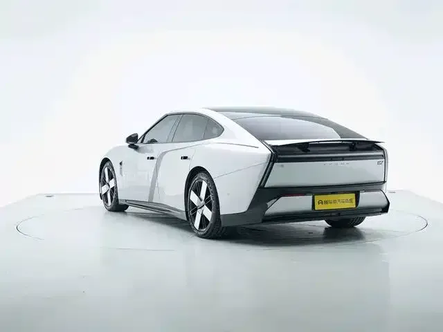 Xpeng P7 — Фото автомобиля 7