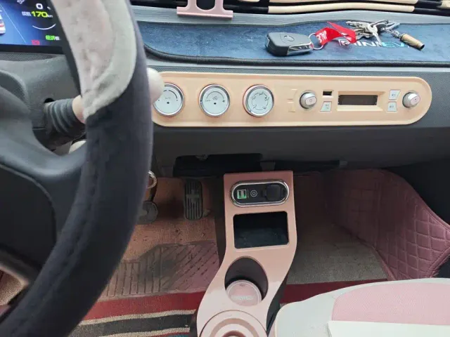 Wuling Hongguang Mini EV — Фото автомобиля 9