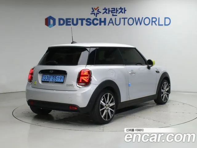 MINI Cooper Electric — Фото автомобиля 2