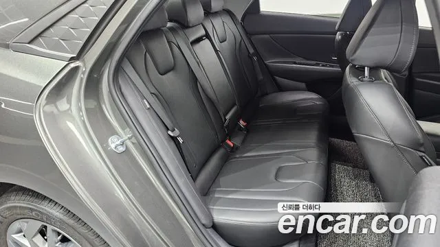 Hyundai AVANTE Новый Avante (CN7) — Фото автомобиля 12