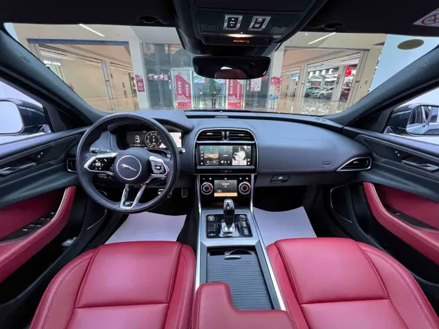 Jaguar XEL — Фото автомобиля 24