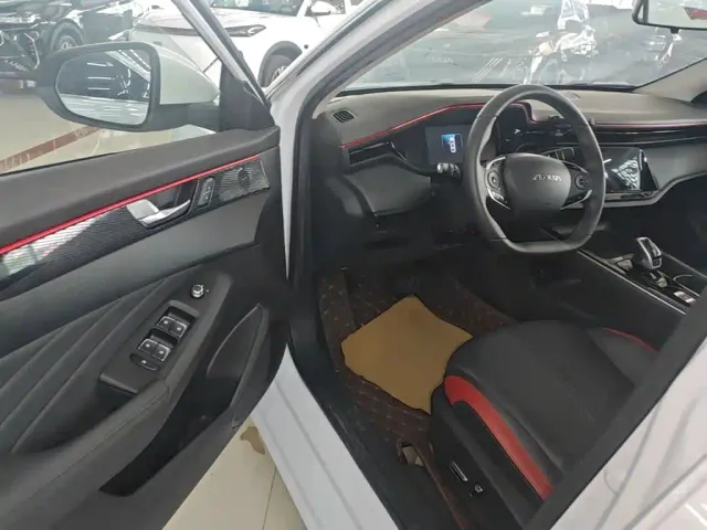 Dongfeng Yixuan MAX — Фото автомобиля 15