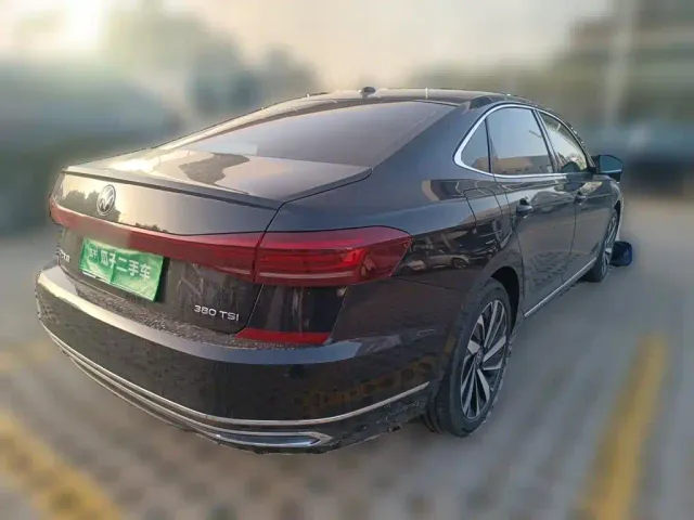 Volkswagen Passat — Фото автомобиля 4