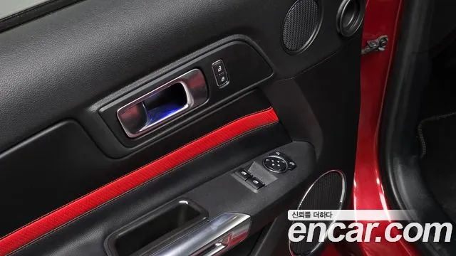 Ford Mustang — Фото автомобиля 15