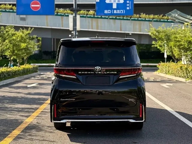 Toyota Vellfire — Фото автомобиля 4