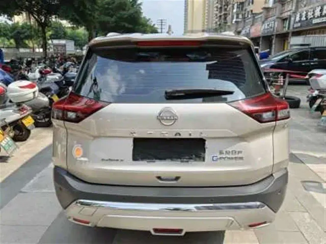 Nissan X-Trail — Фото автомобиля 3