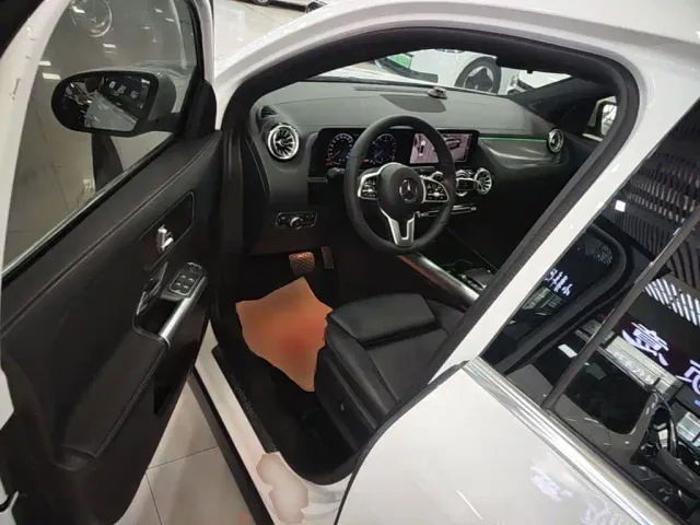 Mercedes-Benz GLA-Class — Фото автомобиля 15