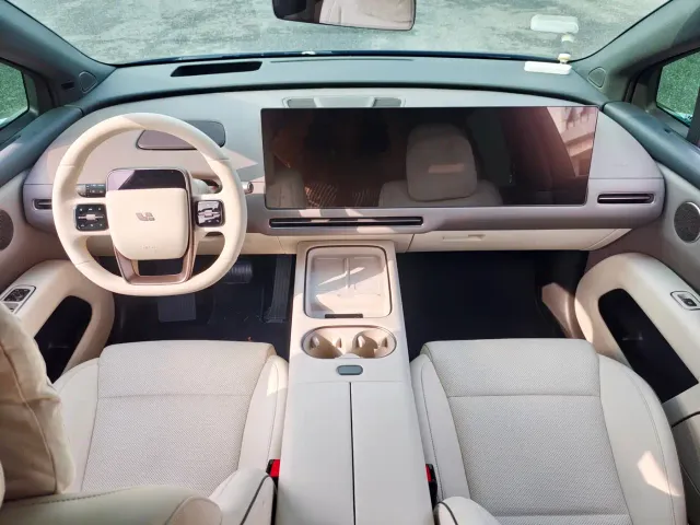 Li Auto i6 — Фото автомобиля 12