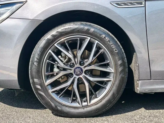 BYD Qin PLUS — Фото автомобиля 9