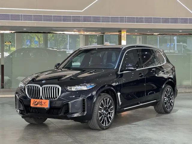 Фотография автомобиля — BMW X5