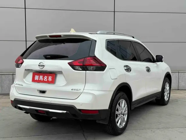 Nissan X-Trail — Фото автомобиля 4