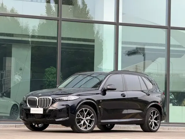 Фотография автомобиля — BMW X5