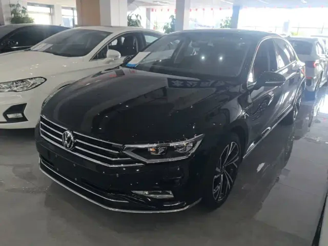 Фотография автомобиля — Volkswagen Magotan