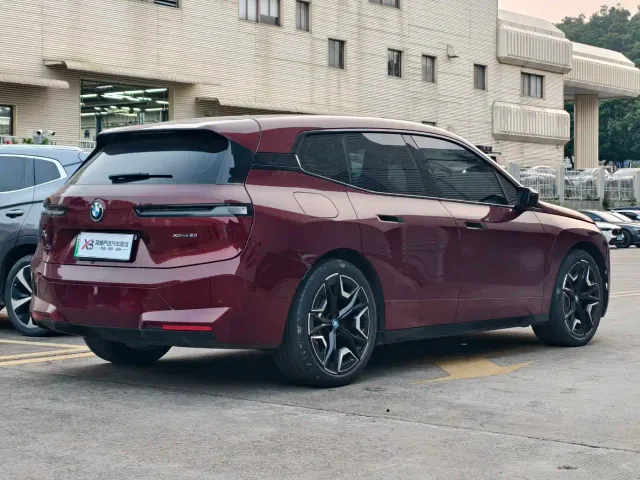BMW iX — Фото автомобиля 5