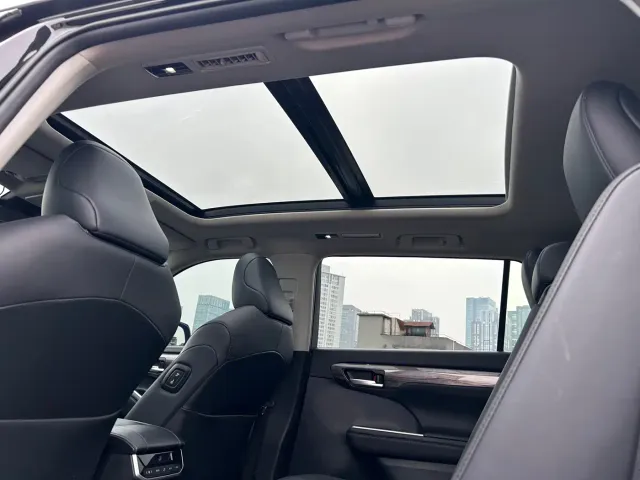 Toyota Highlander — Фото автомобиля 6