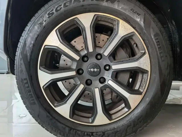 BYD FangChengBao Leopard 5 — Фото автомобиля 13