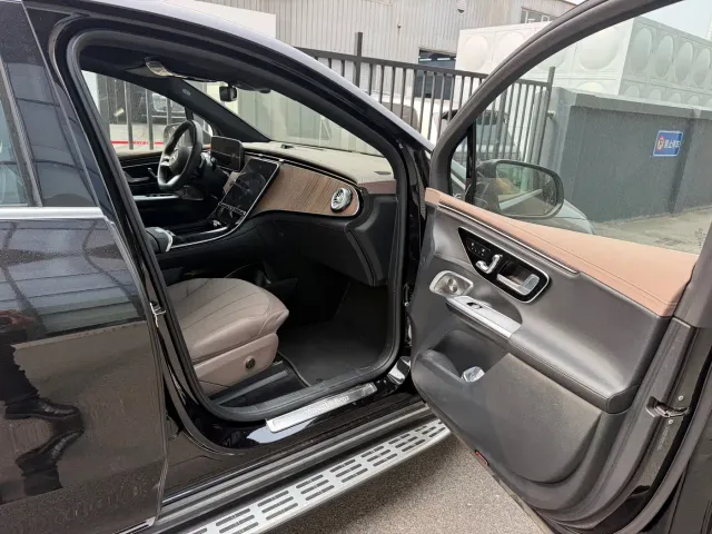 Mercedes-Benz EQE SUV — Фото автомобиля 2