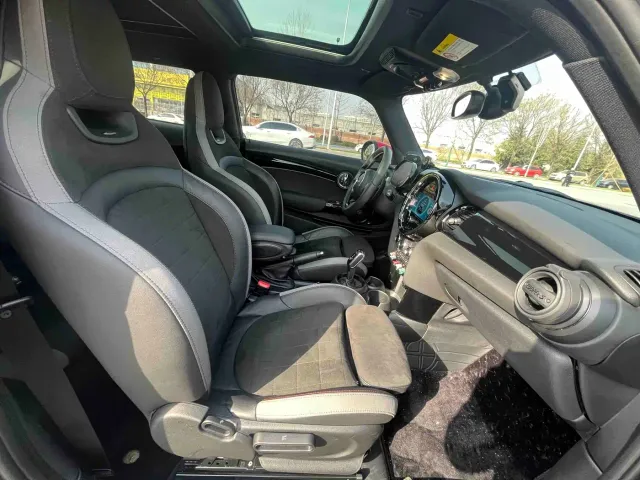 MINI Hatch — Фото автомобиля 14