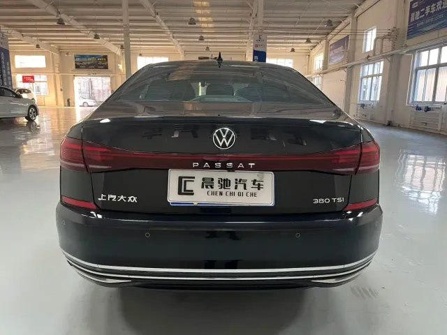 Volkswagen Passat — Фото автомобиля 5