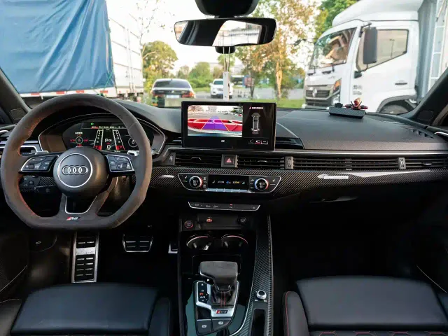 Audi RS 4 — Фото автомобиля 6