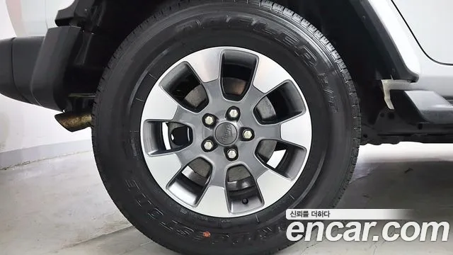 Jeep Wrangler JL — Фото автомобиля 8