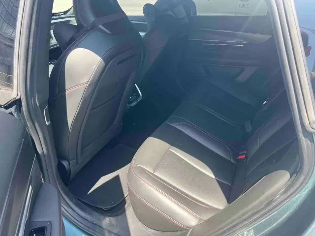 Xpeng P7 — Фото автомобиля 4