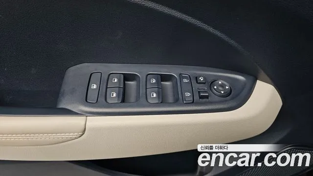 Hyundai Venue — Фото автомобиля 28
