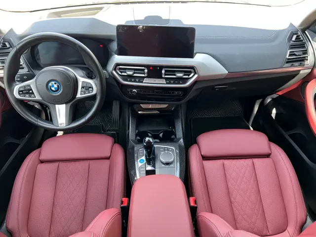 BMW iX3 — Фото автомобиля 7