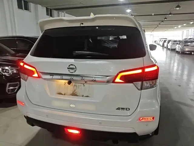 Nissan Terra — Фото автомобиля 5
