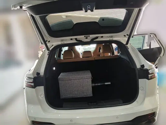 Roewe RX5 — Фото автомобиля 13